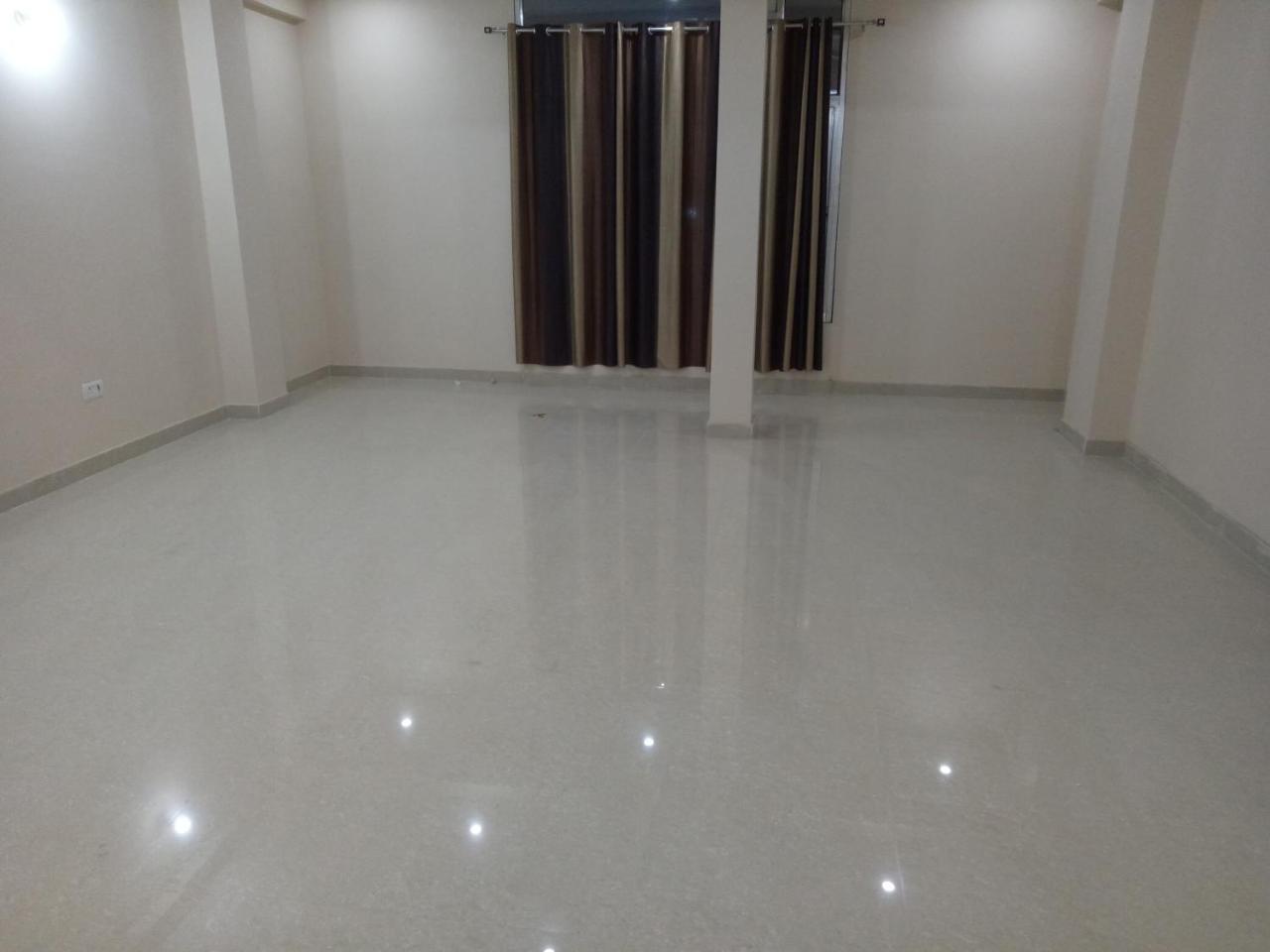 Hotel Ganga Vilas Colonelganj Екстериор снимка