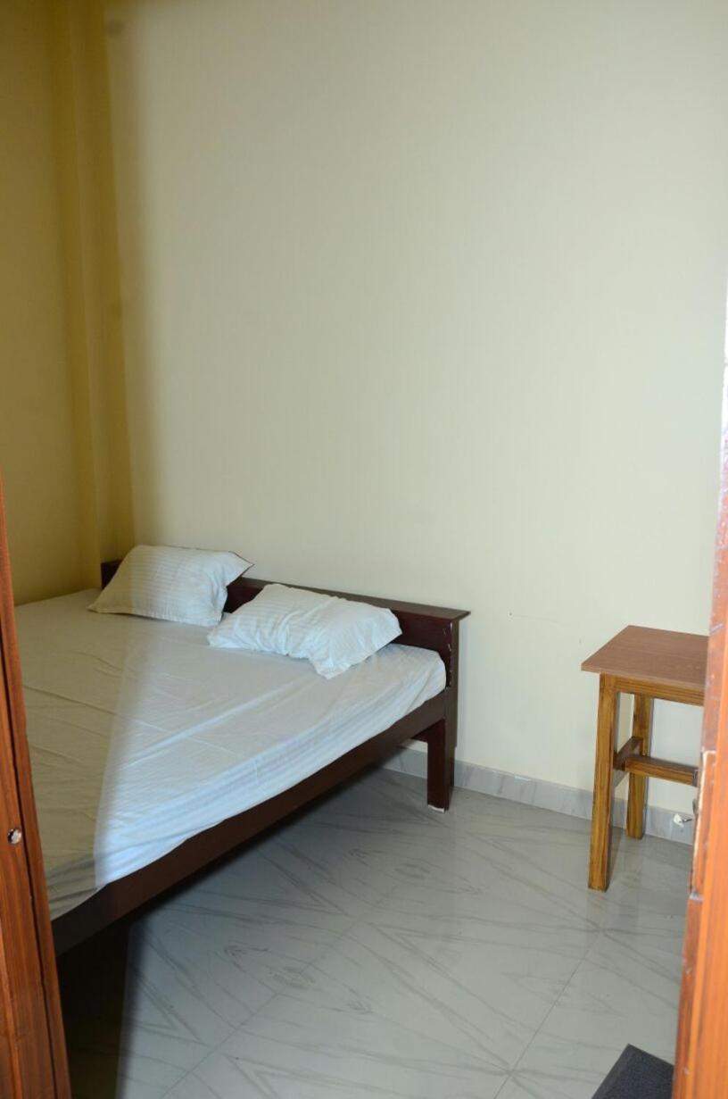 Hotel Ganga Vilas Colonelganj Екстериор снимка